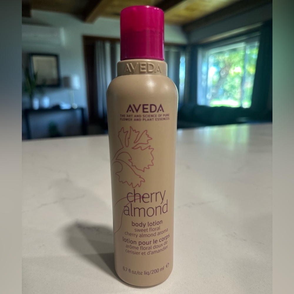 ✨ 🆕 ✨ Aveda Cherry Almond Body lotion
